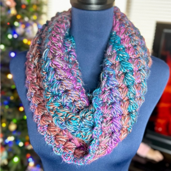 EUC Anthropologie Vincent Pradier Metallic Multi Colored Knit Infinity Scarf - Picture 3 of 8